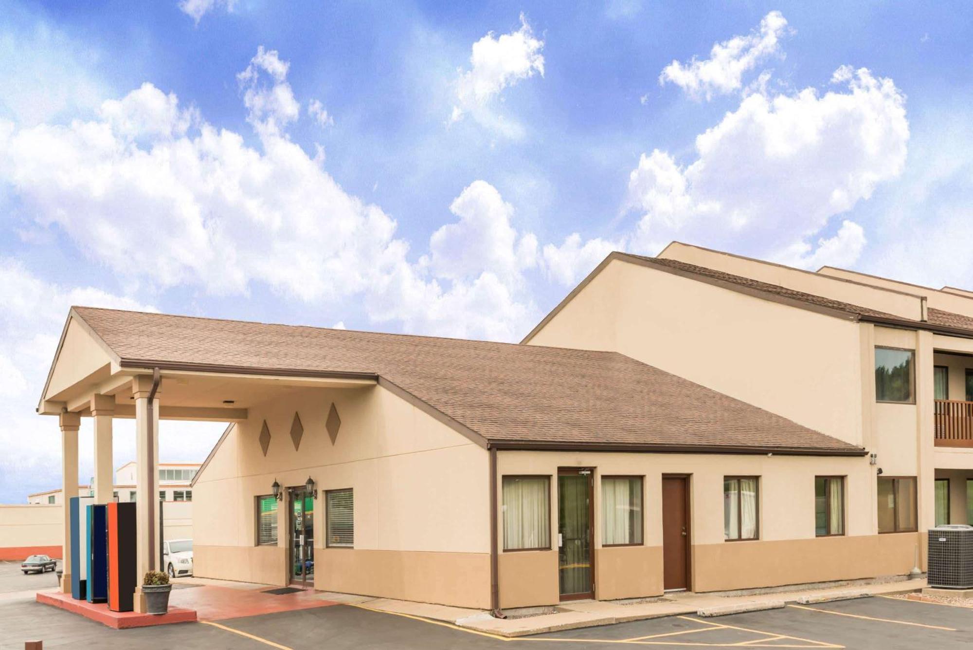 Days Inn By Wyndham Hannibal Exteriér fotografie